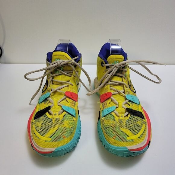 Nike Kyrie 7 \'1 World 1 people\' sneakers main image 9